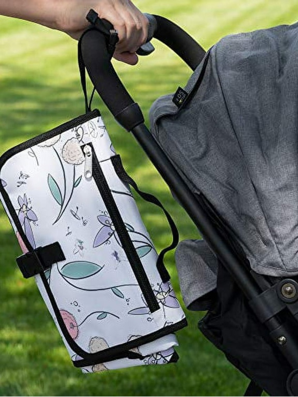 Floral portable diaper changing pad and organizer NWT